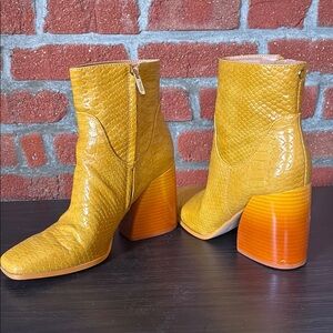 Circus by Sam Edelman Yellow Textured Heeled Boots